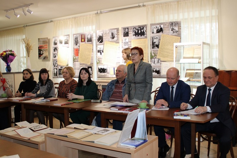 Литературоведы ИЯЛИ приняли участие в круглом столе «А.Е. Ванеев - коми поэт, литературовед»