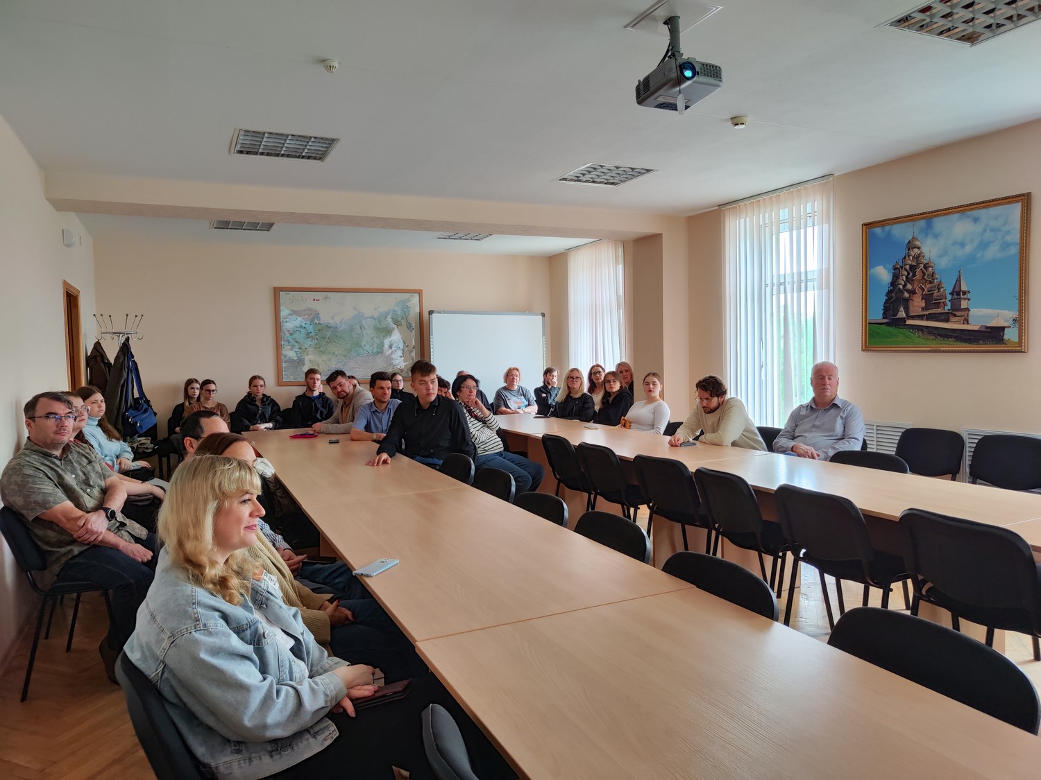 В юбилейный год в ИЯЛИ прошла вторая публичная лекция д.и.н. Ю.П. Шабаева о памятных датах и событиях, повлиявших на формирование общегражданской идентичности