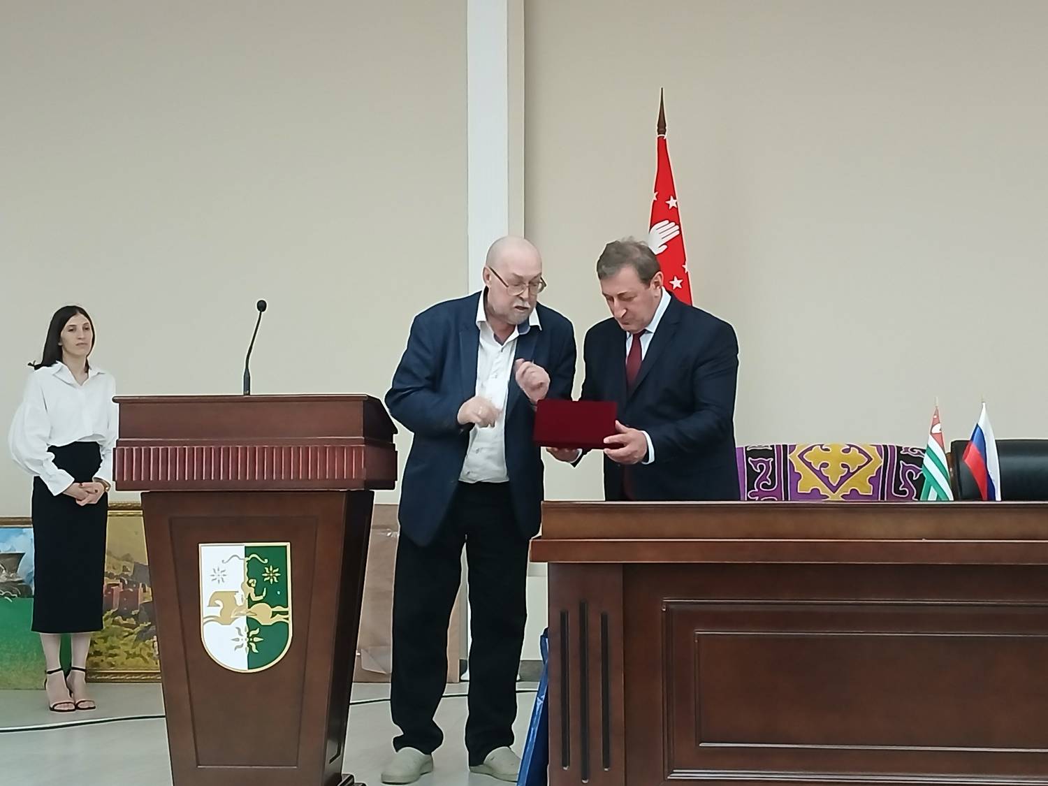 ИЯЛИ ФИЦ Коми НЦ УрО РАН поздравил со столетием Абхазский институт гуманитарных исследований