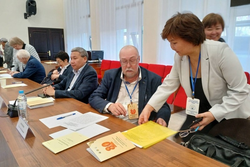Развивается сотрудничество Института языка, литературы и истории Коми НЦ УрО РАН и Калмыцкого научного центра РАН