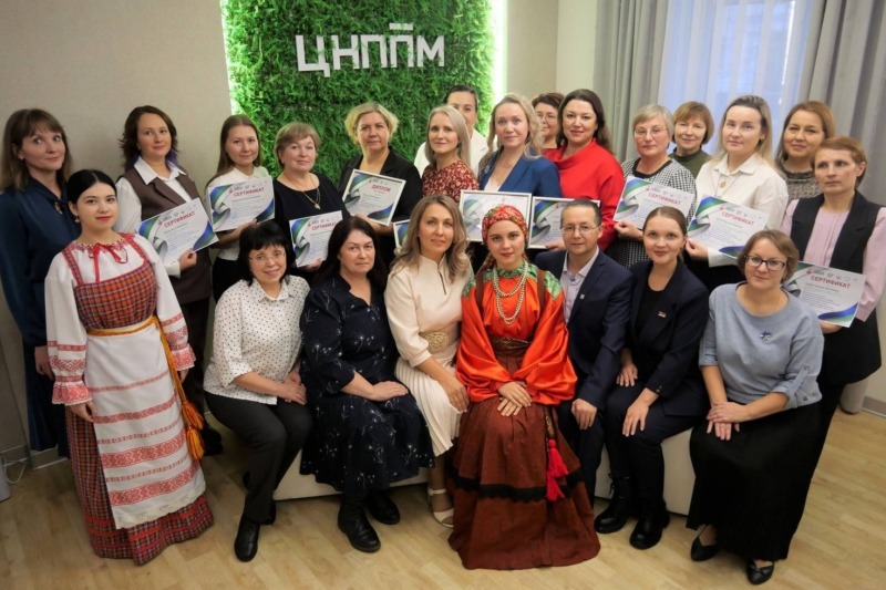 Научные сотрудники ИЯЛИ оценили учителей коми языка