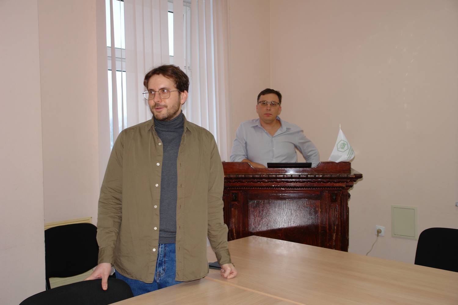 В ИЯЛИ состоялась открытая лекция Виктора Карманова «Древний человек и камень»