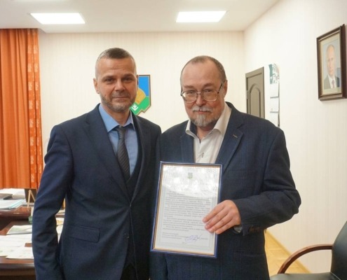 Сотрудники ИЯЛИ получили заслуженные награды