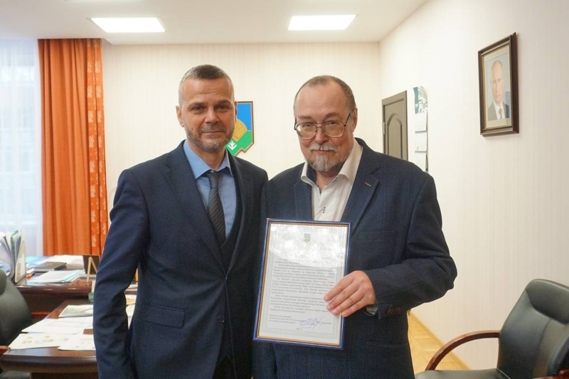 Сотрудники ИЯЛИ получили заслуженные награды