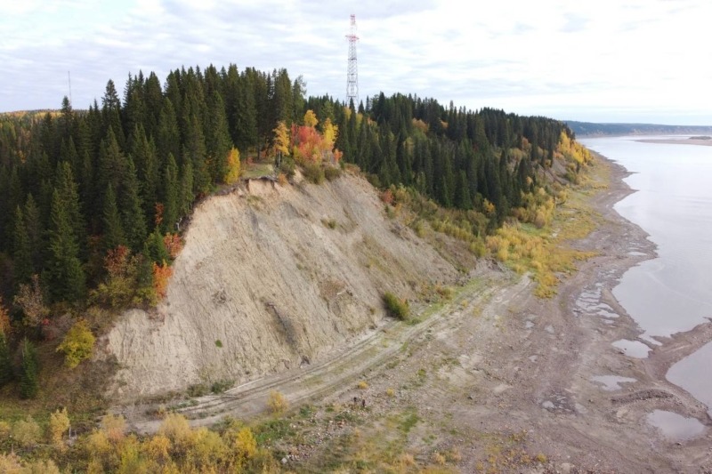 Выходы минерального сырья на бечевнике правого берега р.Печоры вблизи Усть-Цильмы