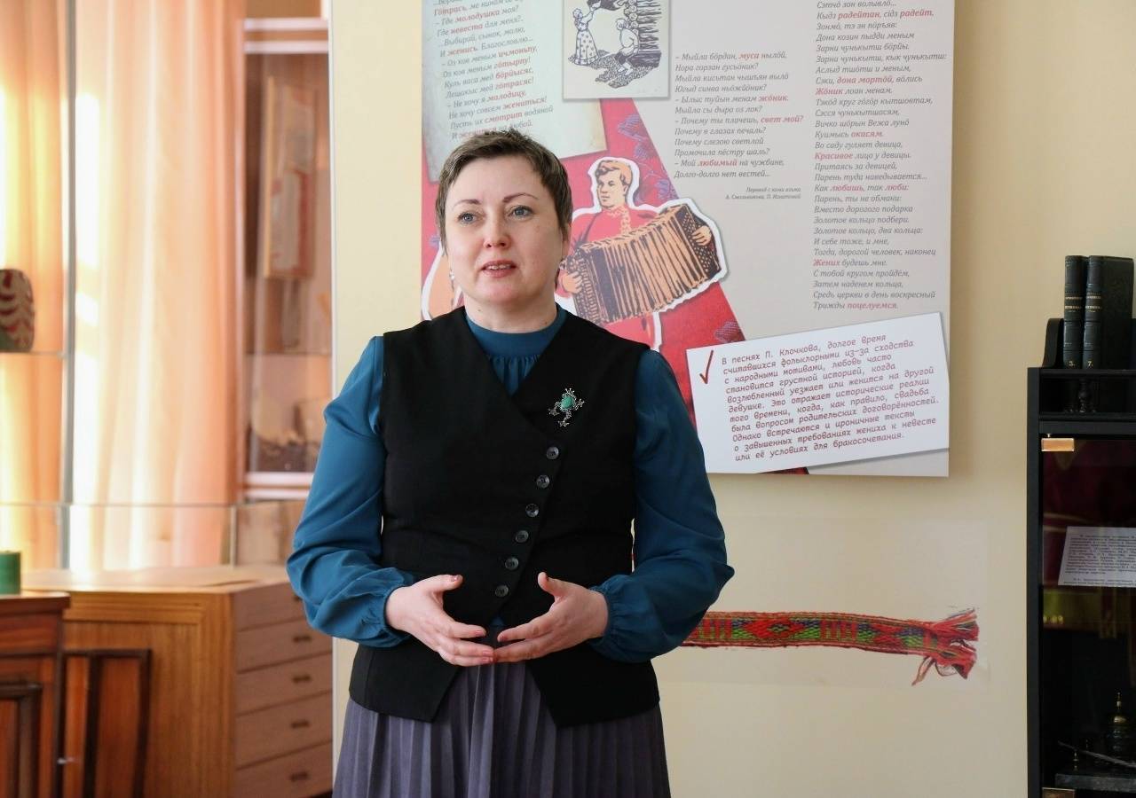 В Литературном музее И. А. Куратова открылась выставка «Сьöлöм бара вöрзис / Сердце вновь затрепетало»