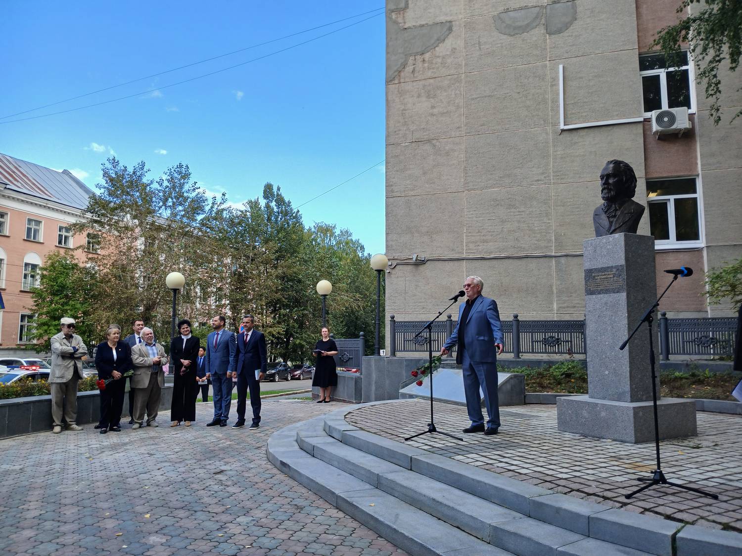 В Сыктывкаре торжественно открыт бюст академика А.П. Карпинского
