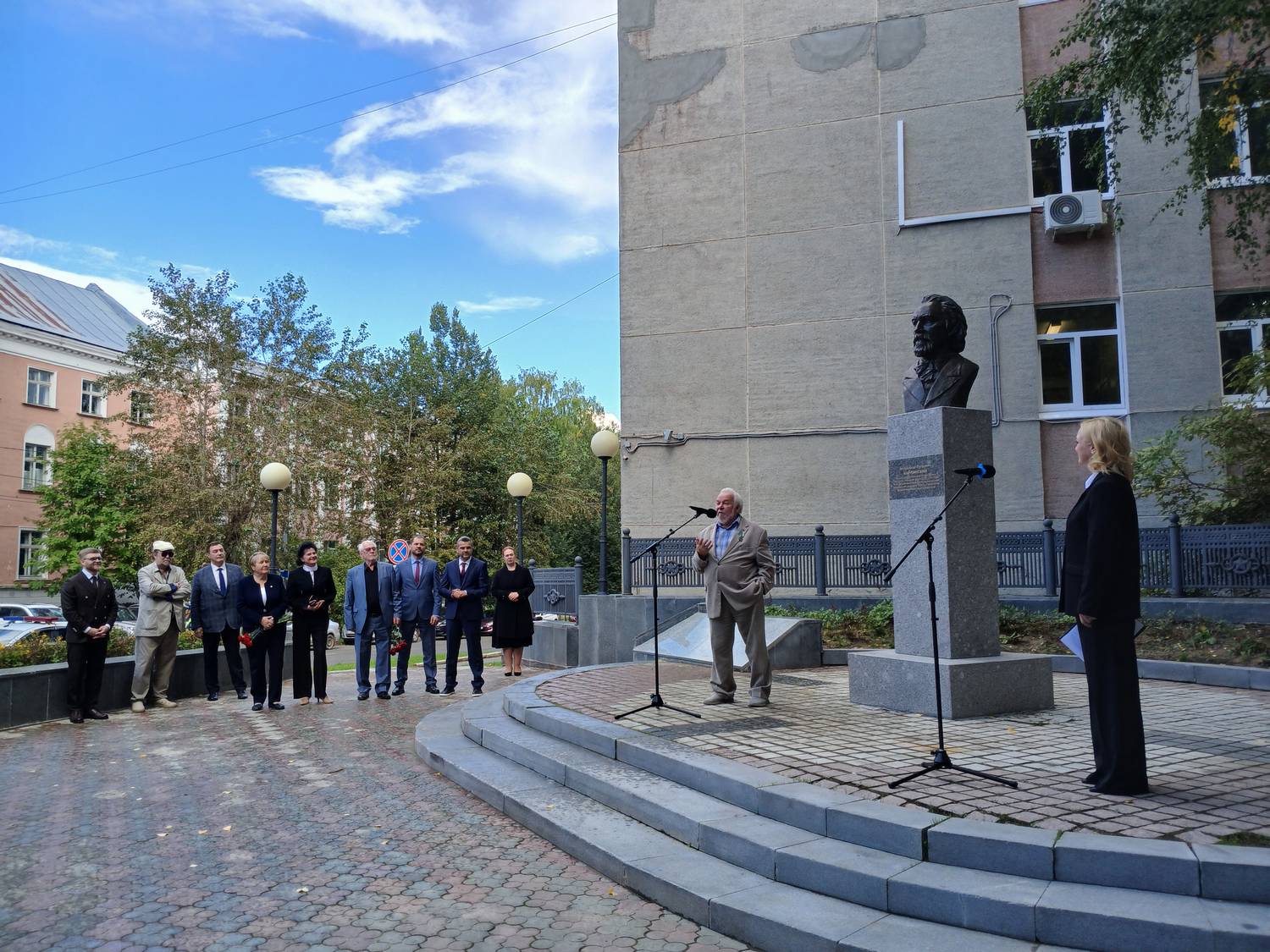 В Сыктывкаре торжественно открыт бюст академика А.П. Карпинского