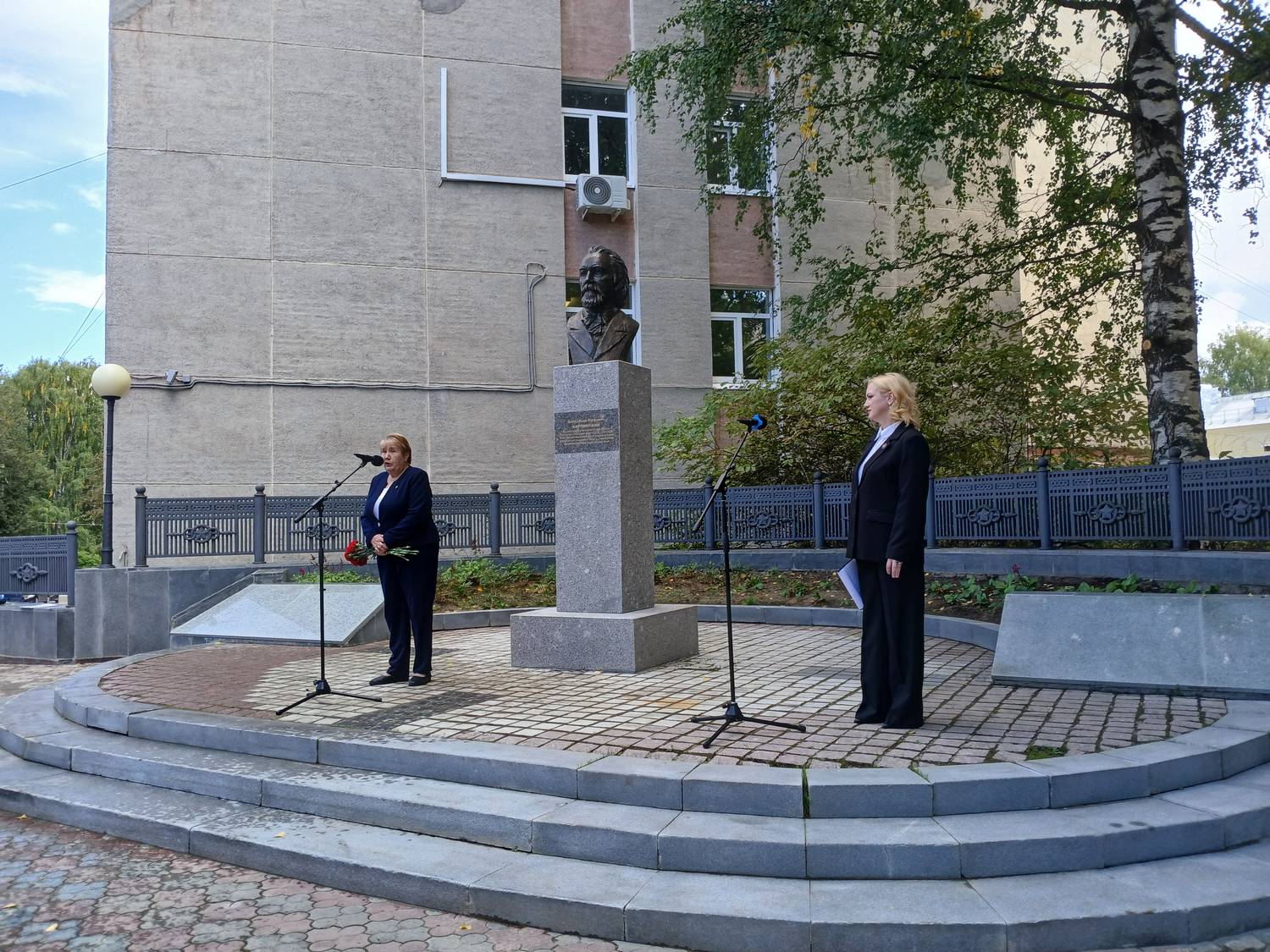 В Сыктывкаре торжественно открыт бюст академика А.П. Карпинского