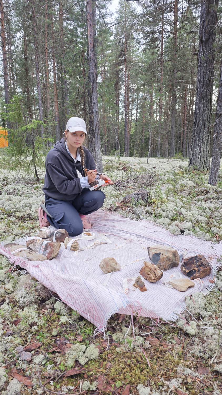 Шитова Э.С. документирует образцы